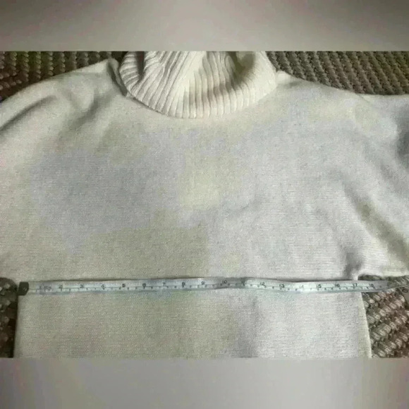 BANANA REPUBLIC Wool Blend Ivory Cream Dolman Cowl Turtle Neck Wool Blend size S - Picture 8 of 8